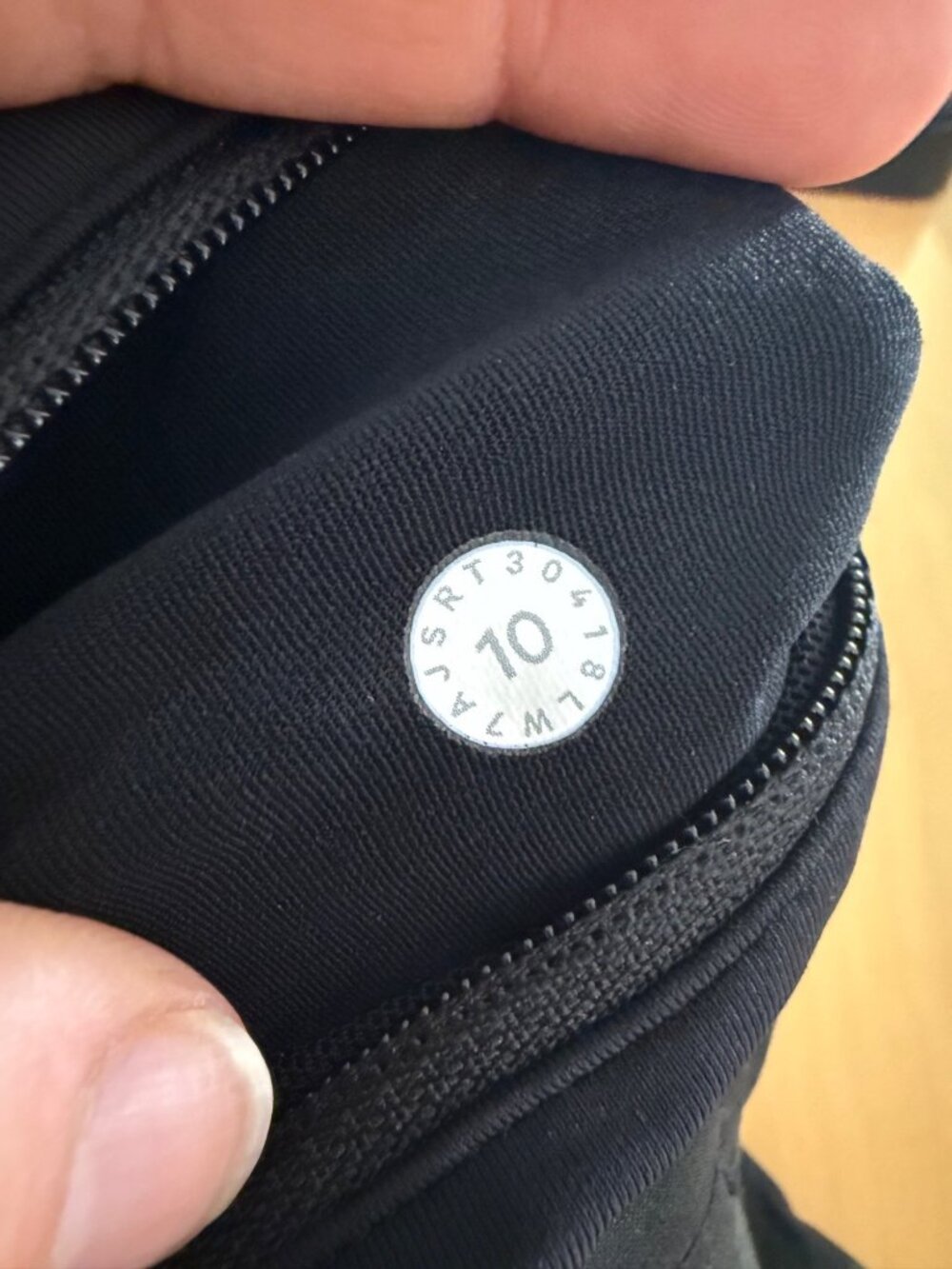 Lululemon Speed Up Short 2.5" Size 10 W7AJSR - Picture 2 of 3